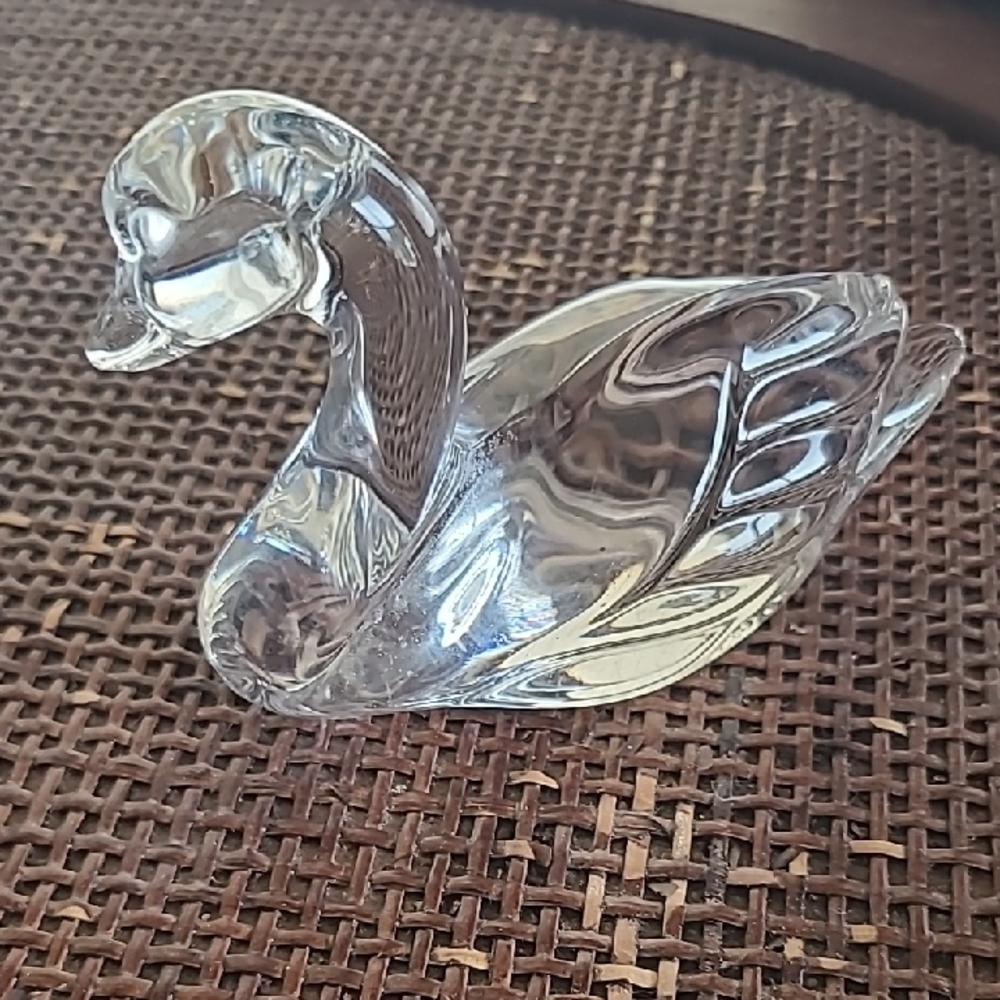 Elegant Clear Glass Swan Figurine